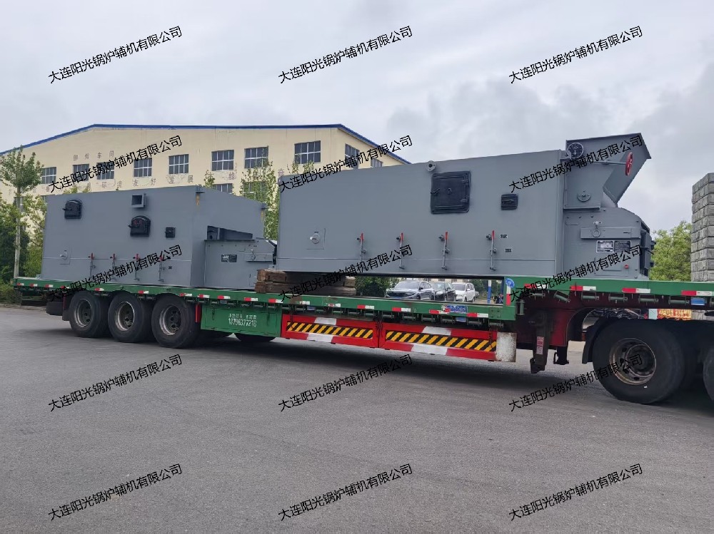 大连惠英机械厂客户4吨链带炉排2台发货